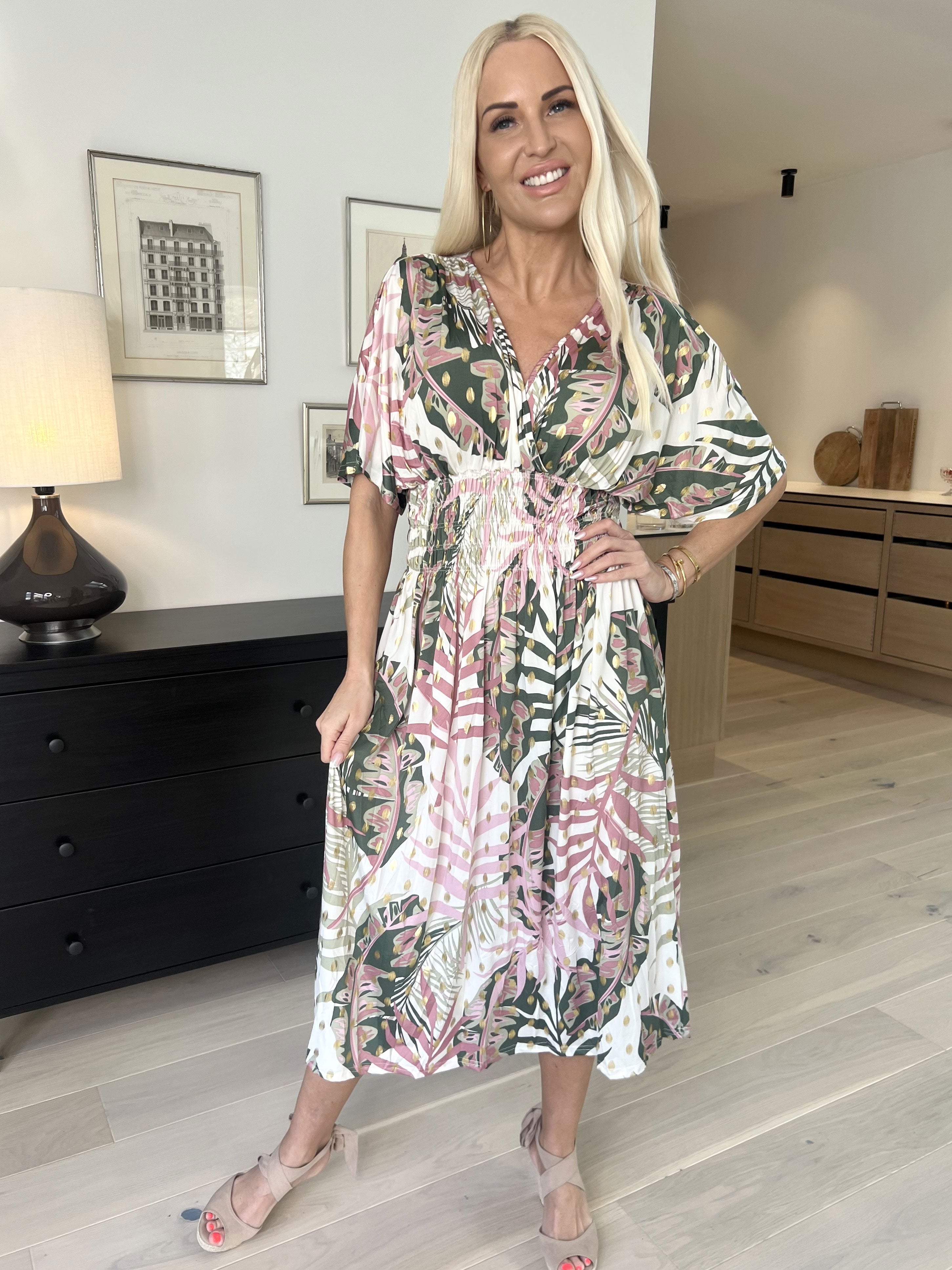 Pams Forest Midi - Elastisk kjole i krølfrit stof